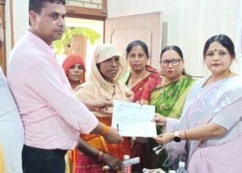 अहिल्याबाई के जन्म दिवस पर प्रशस्ति पत्र देकर किया सम्मानित