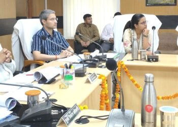 नोडल अधिकारी ने कार्यों की किया समीक्षा बैठक