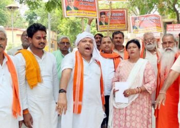 हिंदू महासभा ने दामोदर सावरकर की मनाई जयंती