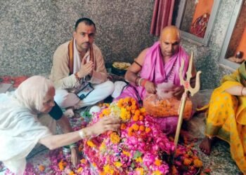 धनुश यज्ञ व रामलीला मंचन का महामंडलेष्वर ने किया शुभारंभ