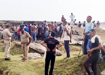 फतेहपुर में चट्टान टूट कर गिरने से तीन ग्रामीणों की मौत