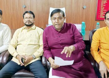 चेयरमैन पर कर्मियों के पटल परिवर्तन में मनमानी का आरोप