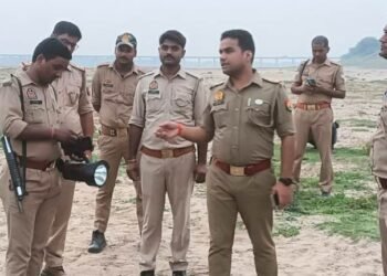 बाजार से लौटते समय नाव से गिरा मछुआरा, नदी में डूबने से मौत