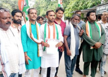 प्राथमिक विद्यालयों के विलय के निर्णय पर युवा कांग्रेस नाराज