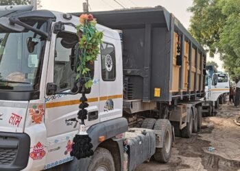 ट्रक की कमानी टूटने से दस घंटे असोथर-सैबसी मार्ग जाम, राहगीर हलाकान