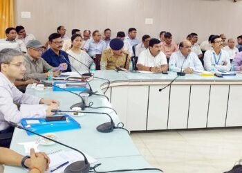 नकलविहीन, निष्पक्ष व सुचितापूर्ण माहौल में सम्पन्न कराएं परीक्षा: डीएम