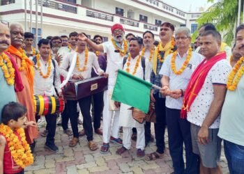 कामतानाथ बाबा के दर्शन हेतु जत्था रवाना