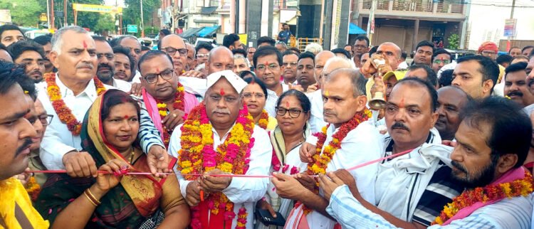 तांबेश्वर मंदिर के प्रवेश द्वार का विधायक ने किया उद्घाटन