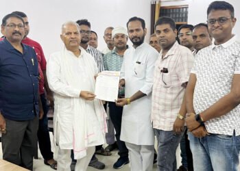 कम छात्र संख्या को आधार बना विद्यालयों को बंद किया जा रहा