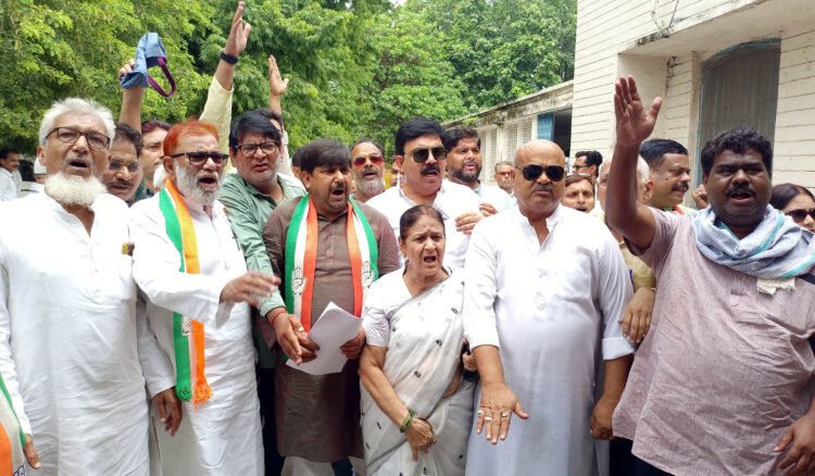 प्रदेश अध्यक्ष पर दर्ज मुकदमा वापस न लिया तो होगा प्रदर्शन