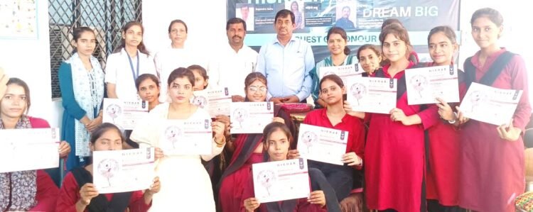 ट्रेनिंग एंड डेवलपमेंट इंस्टीट्यूट ने फतेहपुर रत्न सम्मान से किया सम्मानित