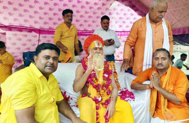 गुरू पूर्णिमा पर संत शिरोमणि की पूजा कर लिया आशीर्वाद