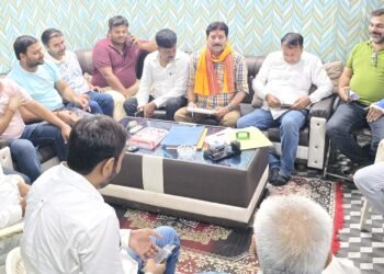 ट्रक आपरेटर एसोसिएशन की बैठक में पुलिया के वैकल्पिक मार्ग पर चर्चा