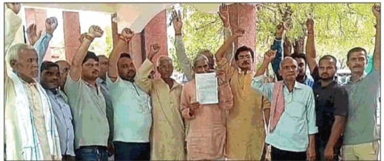 हत्यारोपियों की गिरफ्तारी की मांग