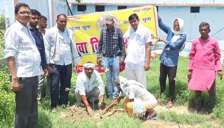 पौधरोपण व शिवपूजन कर दिया पर्यावरण और भक्ति का संदेश