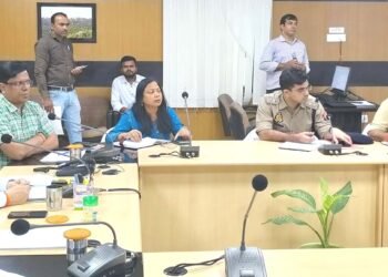 बाढ़ से संबंधित सभी तैयारियां प्रबंधन तत्काल करा लिए जाय: डीएम 