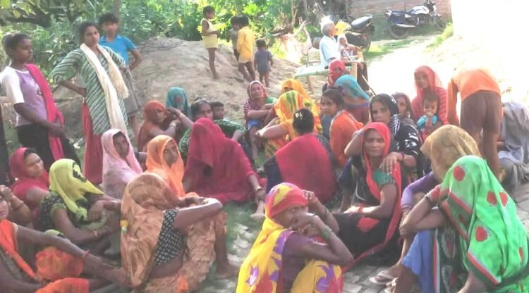 बनपुरवा में पत्नी से नाराज होटल कर्मी ने लगाया फांसी, मौत