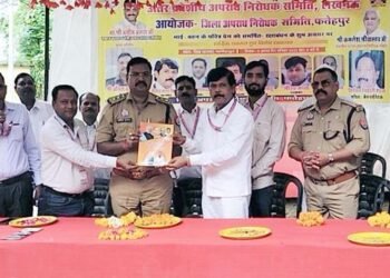 जेल में बंदियों की बहनों को पिलाई चाय व शीतल जल