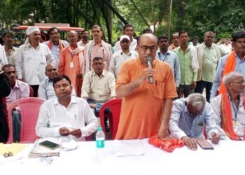 ठगी पीड़ितों का 365 वें दिन भी धरना रहा जारी