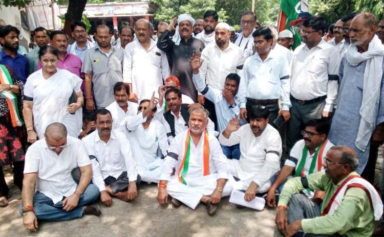 राष्ट्रीय संपत्ति को क्षतिग्रस्त करने पर कांग्रेसियों ने राष्ट्रपति को भेजा ज्ञापन