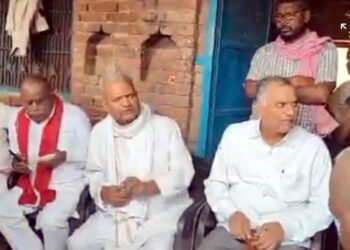 अजरौली हत्याकांड: पीड़ित परिवार से मिले सपा सांसद