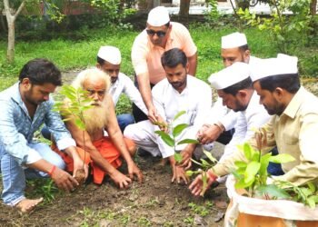 कांग्रेस सेवादल ने मन्दिर में किया बृहद वृक्षारोपण