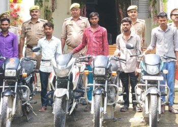 थरियांव पुलिस ने चोरी की बाइकों के साथ अंतर्जनपदीय छह अपराधी किया गिरफ्तार
