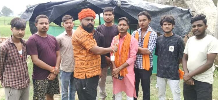 बजरंग सेना ने अवैध मांस की दुकान कराई बंद