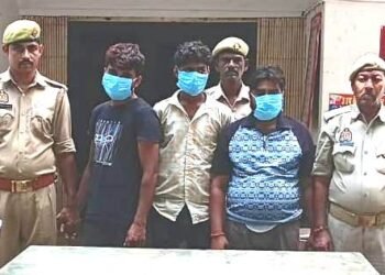 बकेवर पुलिस ने अंतर्जनपदीय चोरों को किया गिरफ्तार, चोरी की बैट्री बरामद 