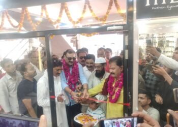 फैसल चश्मे वालों की खखरेरू में खुली नई ब्रांच