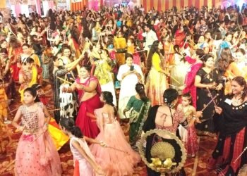 सेठ एम.आर. जयपुरिया स्कूल में ‘डांडिया नाइट’ का भव्य आयोजन