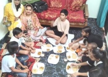 नवरात्रि पर्व पर कन्या भोज का जगह-जगह आयोजन