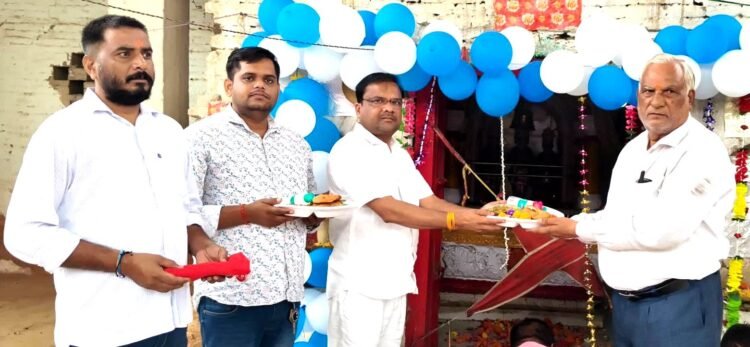 सेवक कुश वर्मा ने बुढ़वा मंगल पर कुड़नी में कराया विशाल भंडारा 