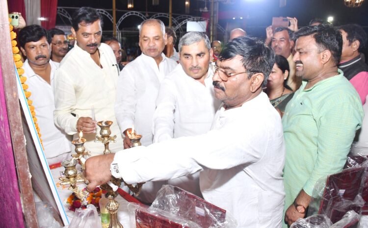 समाज की तरक्की शिक्षा और संगठन से ही संभव: विकास गुप्त