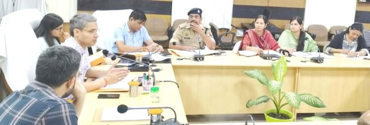 ग्राम और न्याय पंचायत में मिशन शक्ति कार्यक्रम कर महिलाओं को करे जागरूक: डीएम