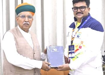 अधिवक्ता अंशुमान द्विवेदी ने फतेहपुर का नाम गौरवान्वित किया