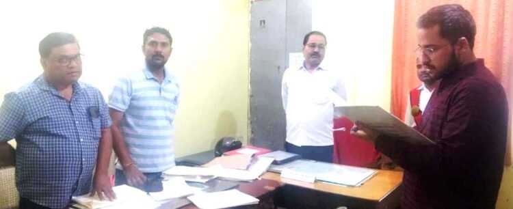 मुख्य विकास अधिकारी ने विकास भवन का किया औचक निरीक्षण