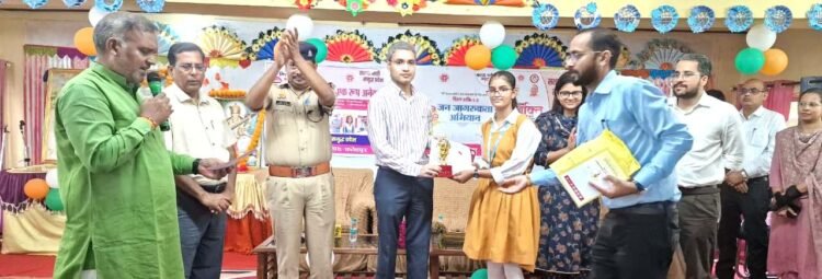 महिला सशक्तिकरण में सामुदायिक भागीदारी निभा सकती है महत्वपूर्ण भूमिका: डीएम