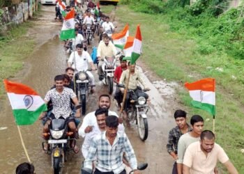 शहीद जवान की पुण्यतिथि पर निकाली तिरंगा यात्रा