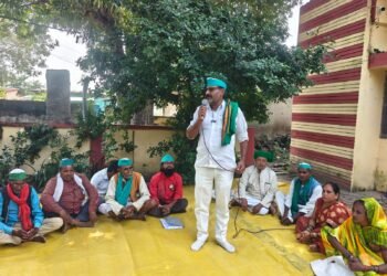 भाकियू अराजनैतिक गुट ने स्मार्ट मीटर के विरोध में किया धरना प्रदर्शन