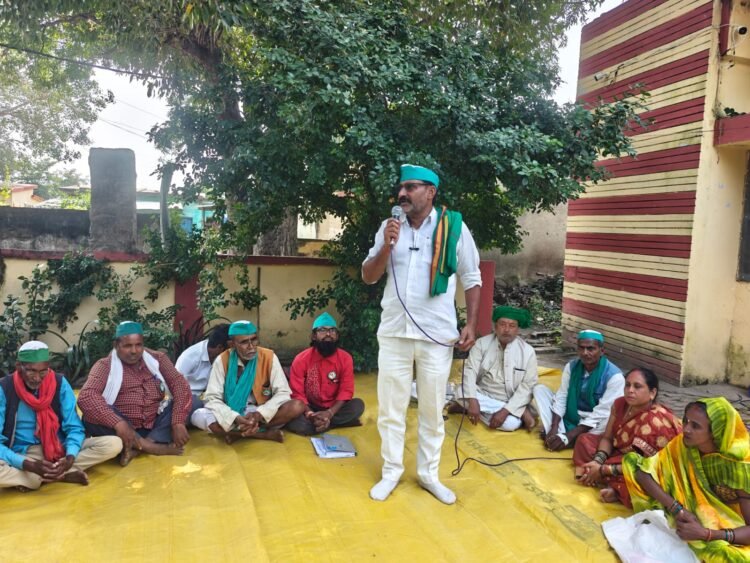 भाकियू अराजनैतिक गुट ने स्मार्ट मीटर के विरोध में किया धरना प्रदर्शन