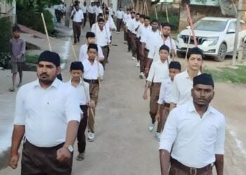 नगर सरीला में संघ शताब्दी वर्ष पर भव्य पथ संचलन, दो सौ से अधिक स्वयंसेवकों की सहभागिता