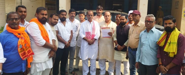 विश्व हिन्दू परिषद/बजरंग दल ने डीएम को जिले की कई समस्याओं का सौंपा ज्ञापन