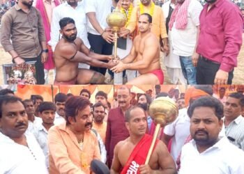 कुसुंभी के दंगल में दिल्ली के पोप सिंह ने अपाचे, गोरखपुर के भगत ने जीती स्कूटी 