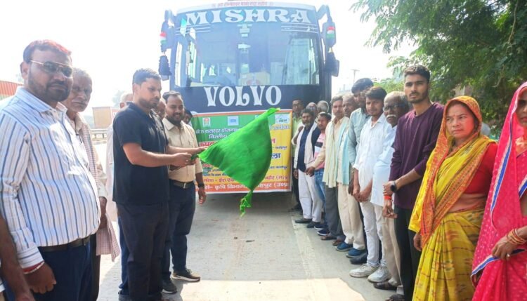 जैविक खेती के प्रशिक्षण के लिए किसानो को कानपुर भेजा