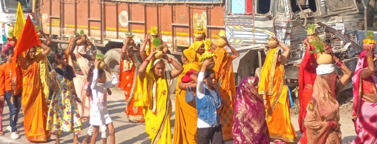 जहानाबाद में कलश यात्रा के साथ पांच दिवसीय महायज्ञ का भव्य शुभारंभ