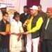 विश्व दिव्यांग दिवस पर दिव्यांग छात्र छात्राओं को सीएमओ ने किया सम्मानित 