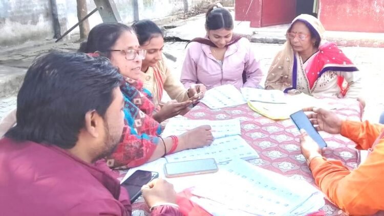 मानदेय वृद्धि को लेकर सरकार की नीतियों पर जताई नाराज़गी