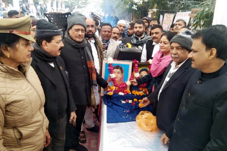 पहली मुस्लिम महिला शिक्षिका का धूमधाम से मनाया जन्मदिन