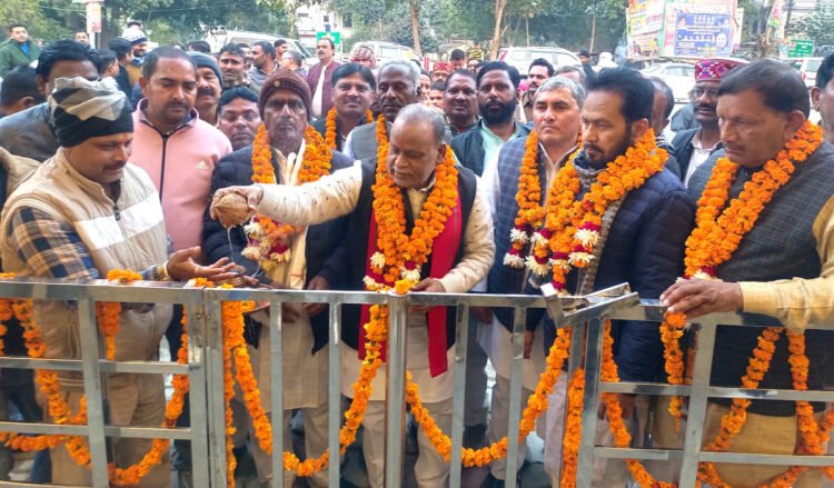 यात्री प्रतीक्षालय का सदर विधायक ने किया लोकार्पण